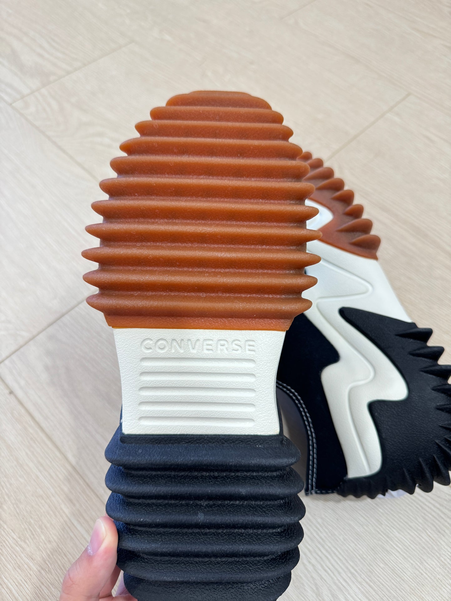 Converse Run Star Motion 黑白鋸齒底